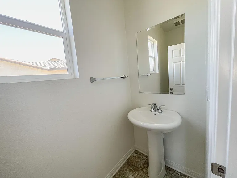 20066 Sunburst Ct — Photo 17