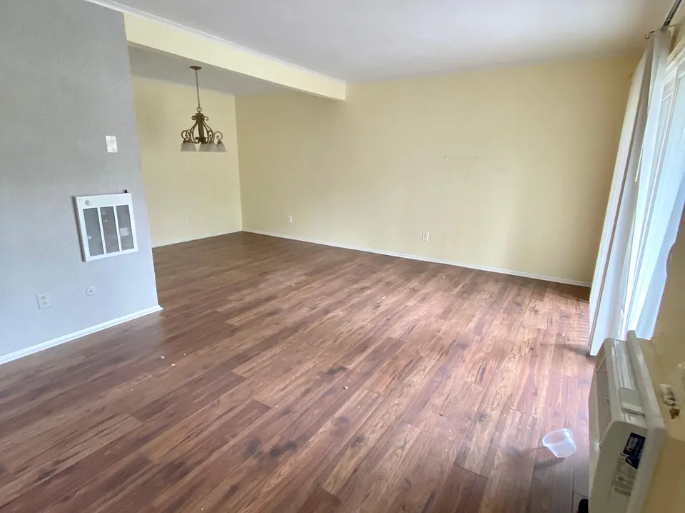 Large Living Room with luxurious finishes, ready for your furniture