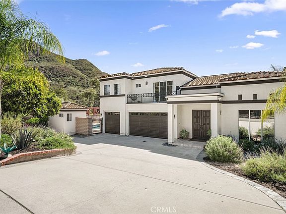 4th image of 2305 Waring Dr