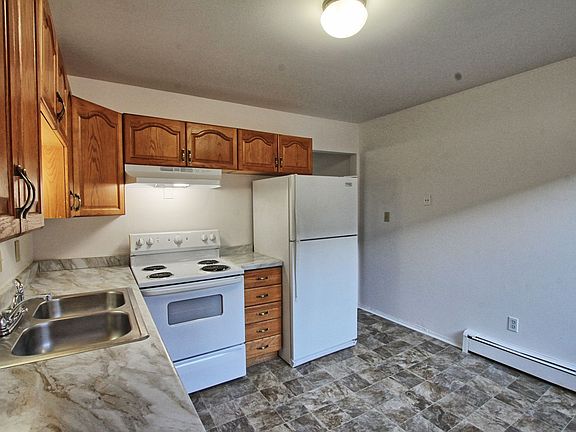 4th image of 5701 S Pennsylvania St #6