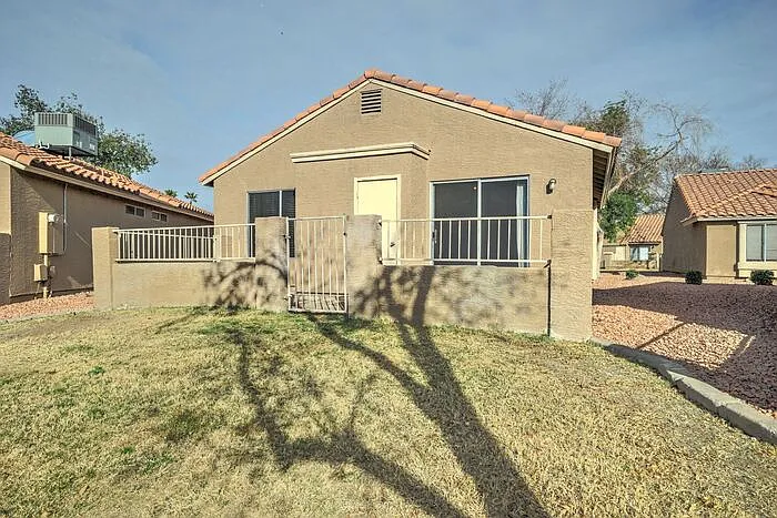 7040 W Olive Ave #12 — Photo 26