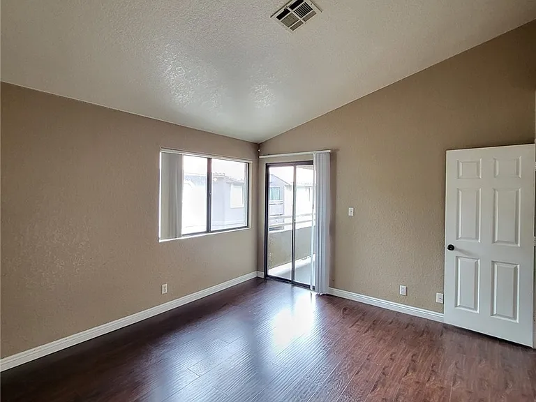 5044 S Rainbow Blvd #206 — Photo 9