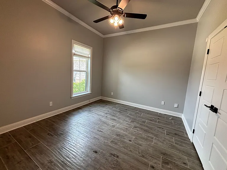 904 Chisolm Trl — Photo 11