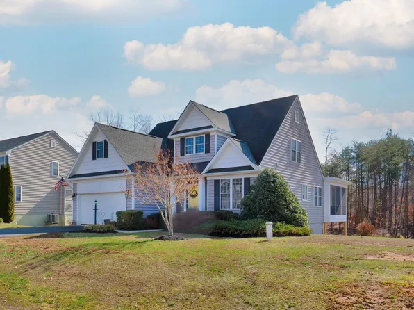 592 Indigo Ln, Troy, VA 22974