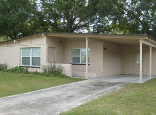 1612 Carnegie Cir, Tampa, FL 33619