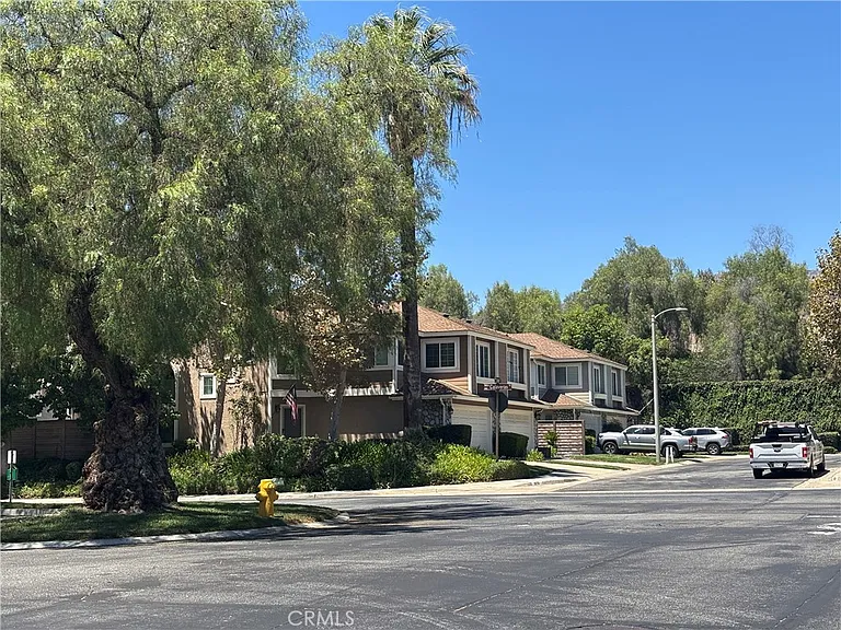 928 Lotus Cir — Photo 45