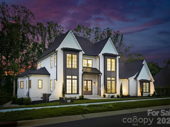 207 Sugar Maple Ln, Matthews, NC 28104