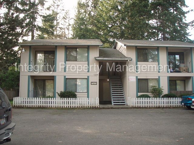 1st image of 12204 118th Ave E