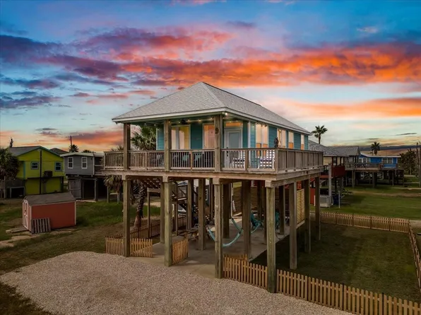 307 Olive St, Freeport, TX 77541