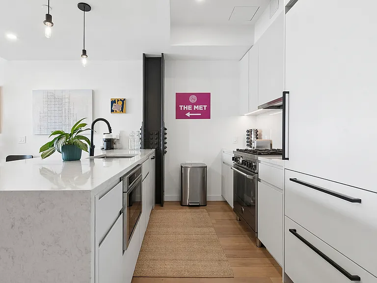 710 Metropolitan Ave #5B — Photo 4