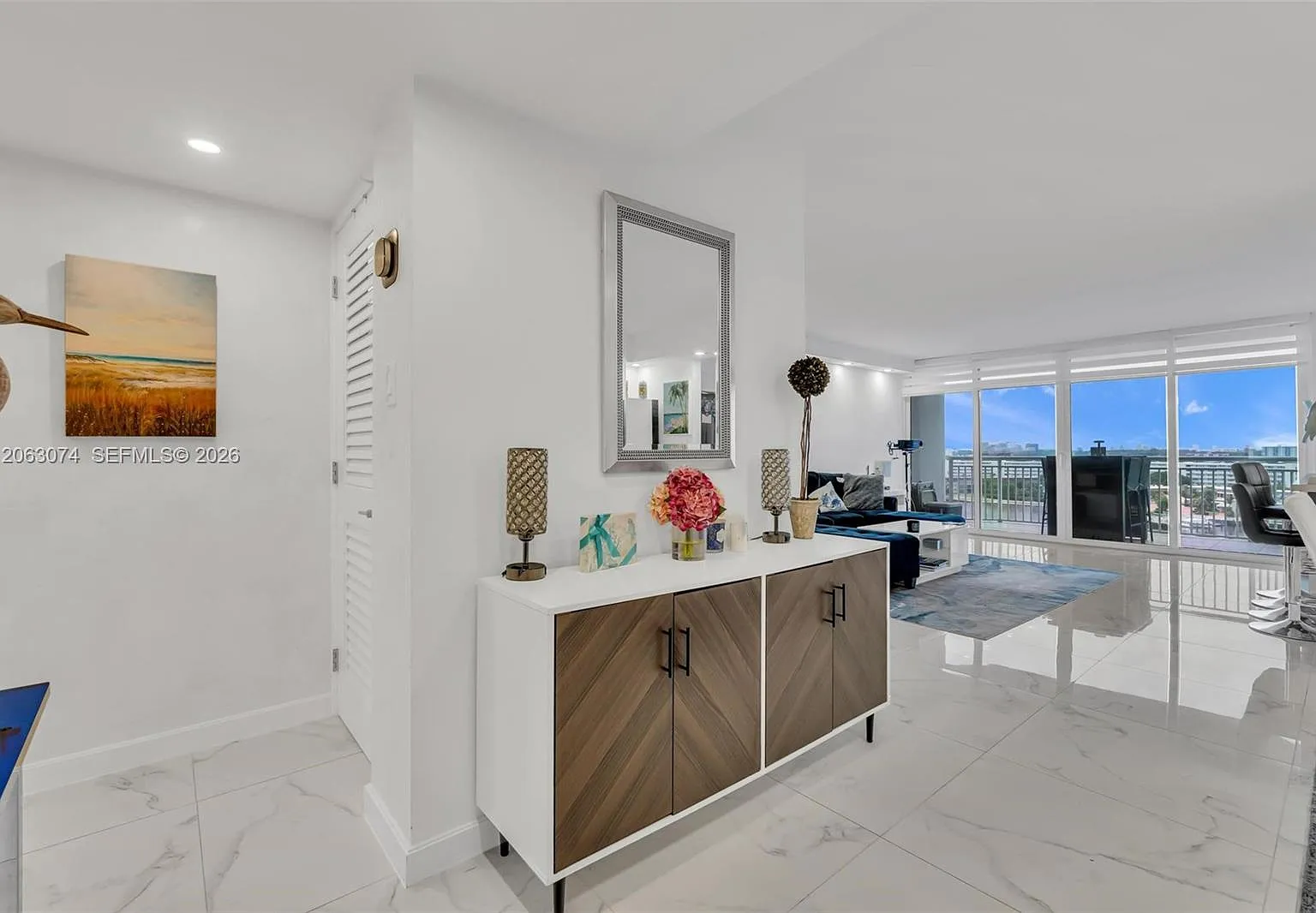 Del Prado Condo — Photo 3
