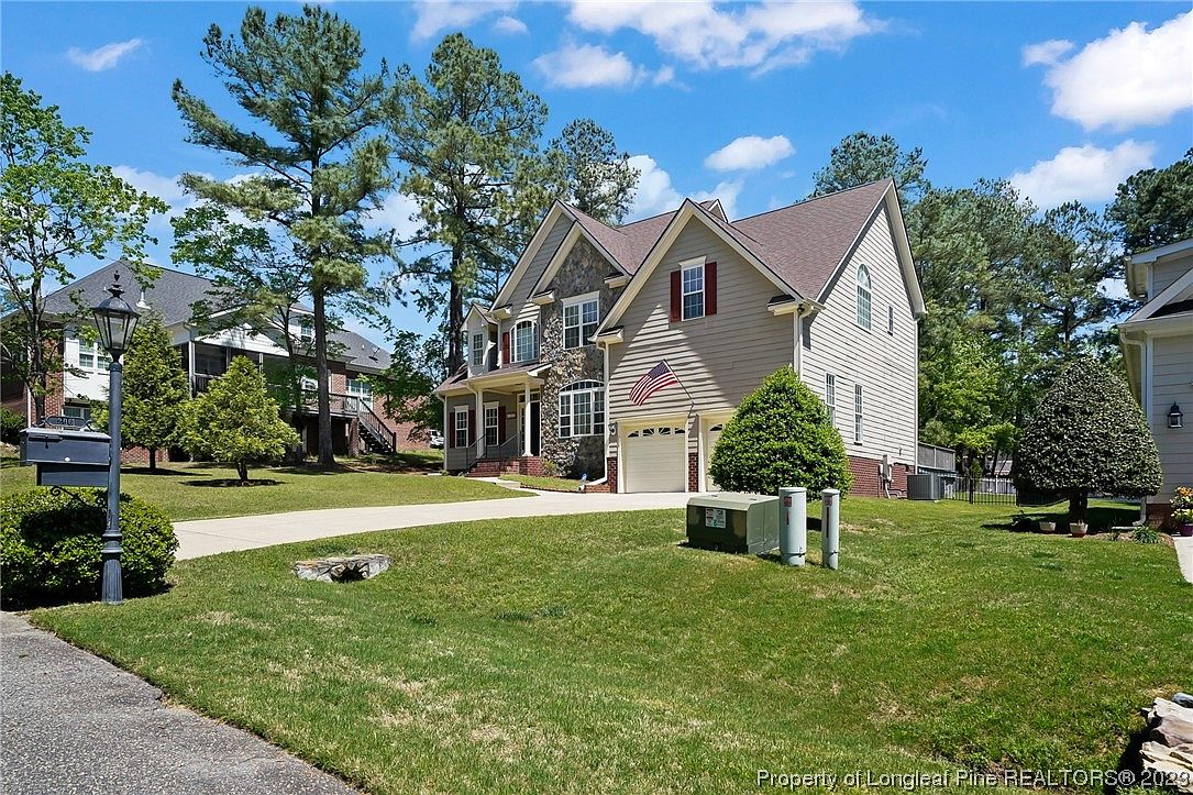 206 Leaning Pine Cir