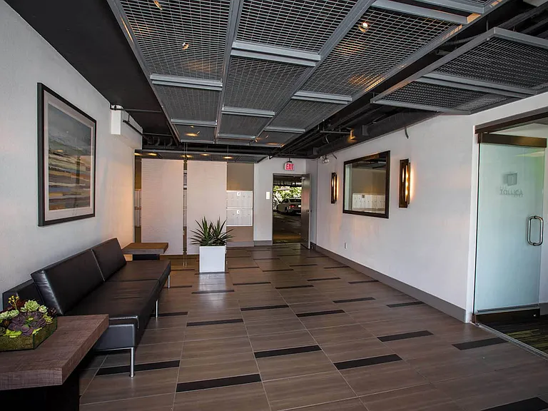 Toluca Lofts — Photo 24