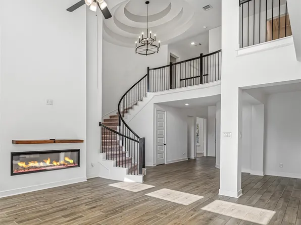 8730 Flounder Rosa Ln, Cypress, TX 77433