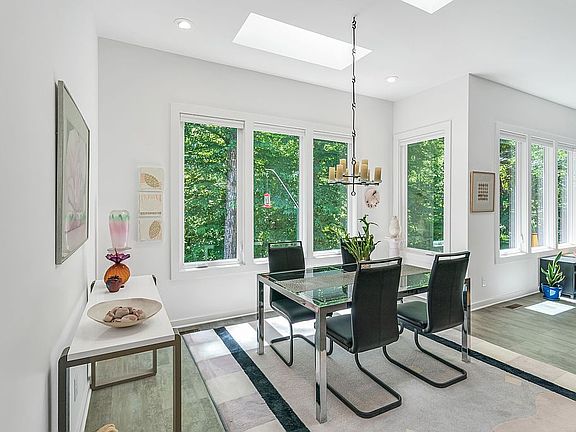 5th image of 4305 Burke Pl