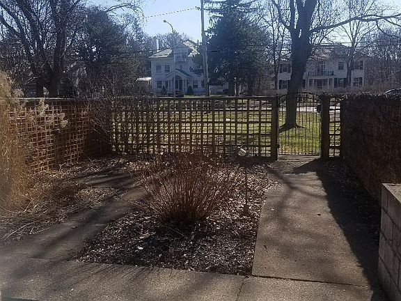 2nd image of 1221 James St