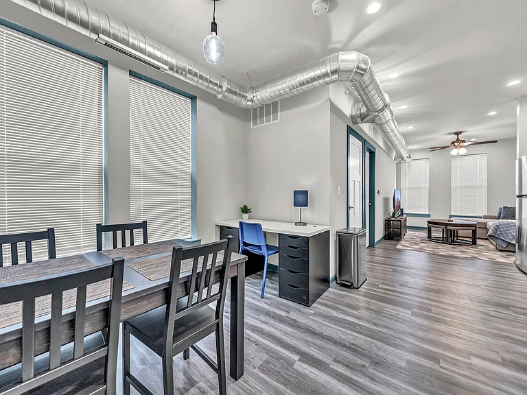 44 E Utica St #2C — Photo 3