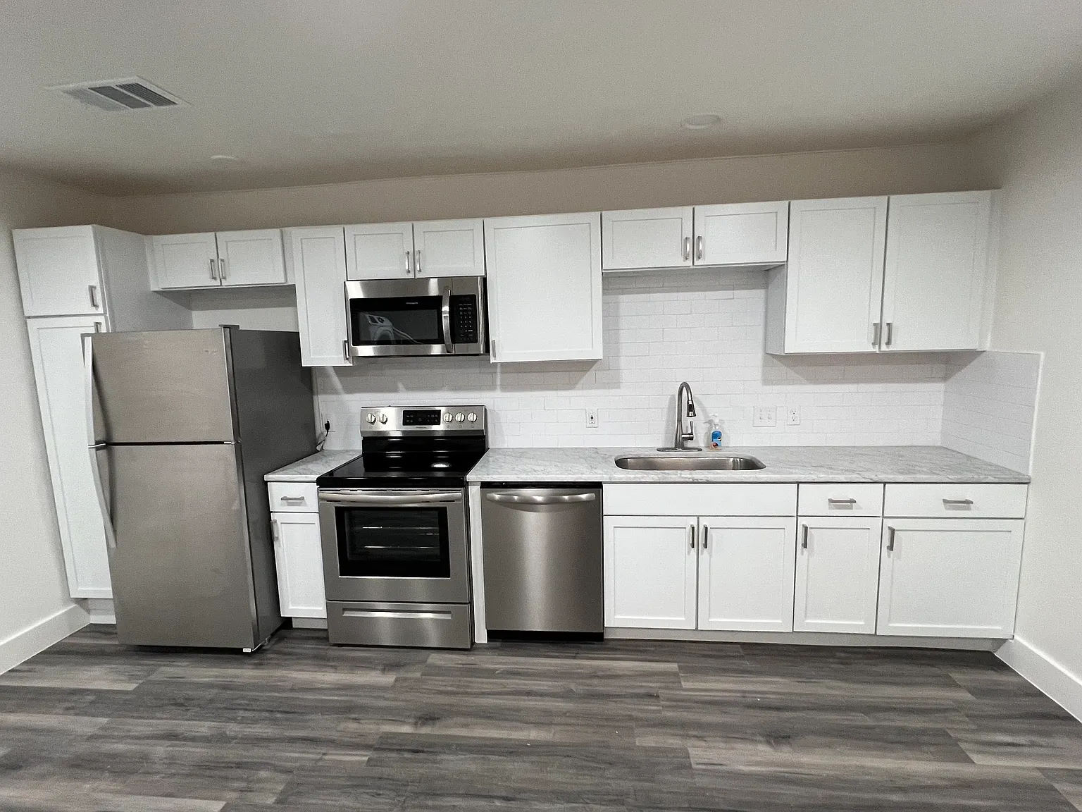 2 bed, 760 sqft, $1,500 — Photo 2