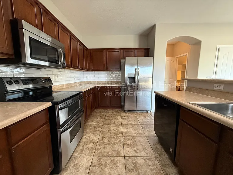 35828 N Zachary Rd — Photo 10