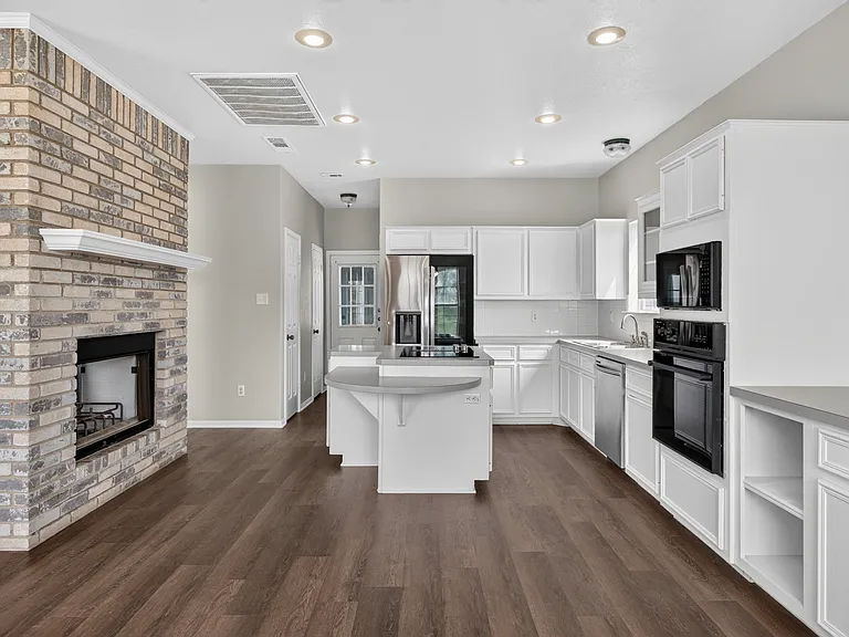 1810 Mesa Oaks Cir — Photo 18