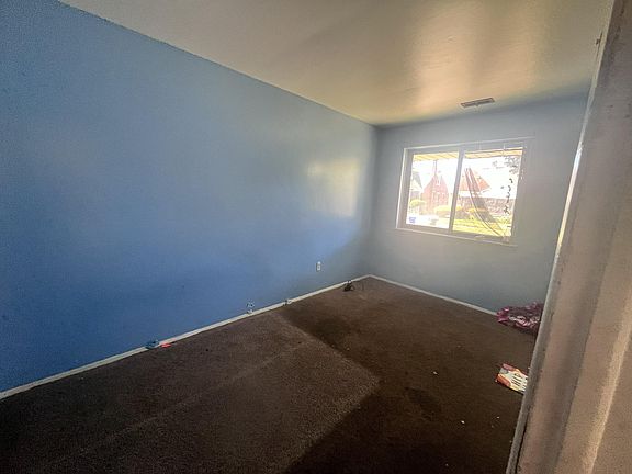 5th image of 8160 Sussex St