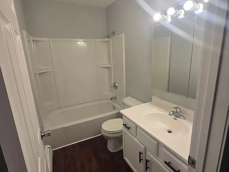 3245 Ramond St — Photo 10