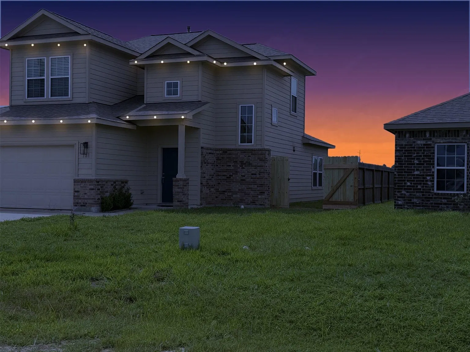 4 bed, 2.5 bath, 1807 sqft, $2,100 — Photo 3