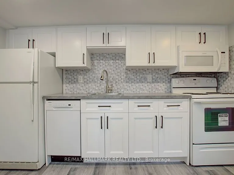 51 Stamford Sq S #BASEMENT — Photo 9