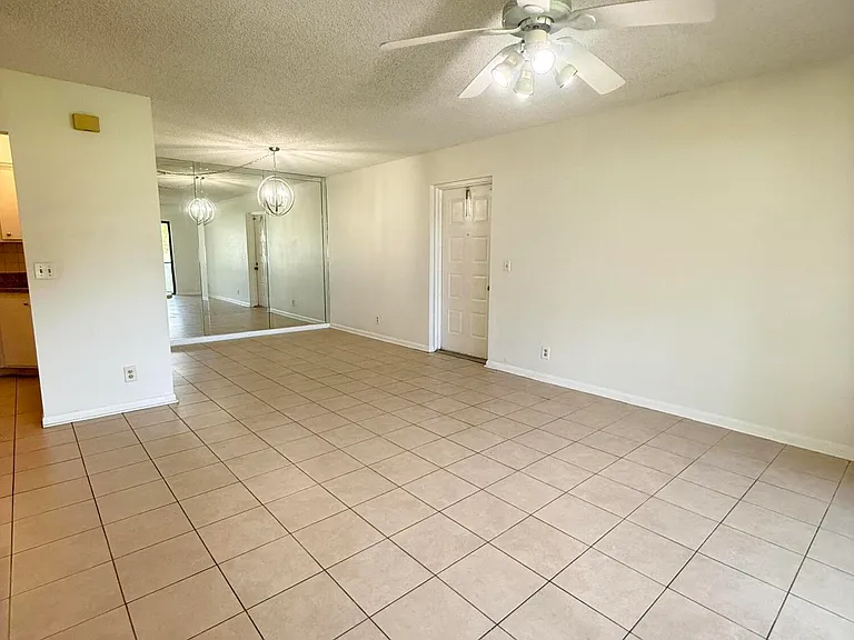 703 Sunny Pine Way #C1 — Photo 7
