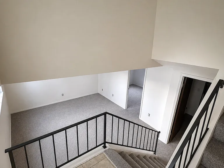 2531 Windsor Village Dr — Photo 3