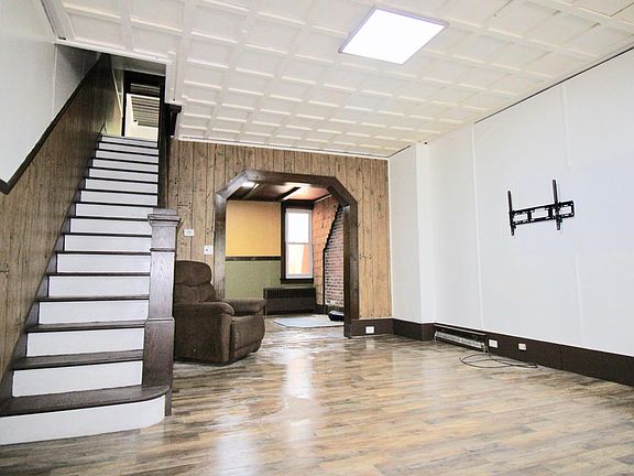 5th image of 205 Hughes St