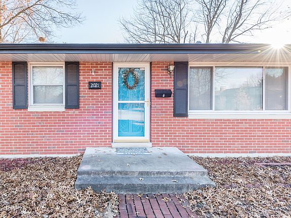 2nd image of 2021 W Edgewood Dr