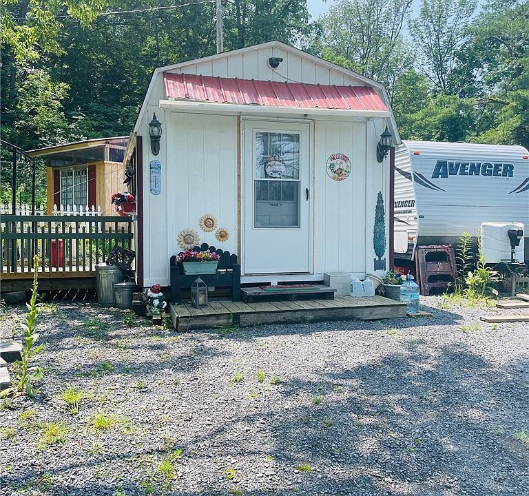 1st image of 121 Mossy Cliff Ln #4