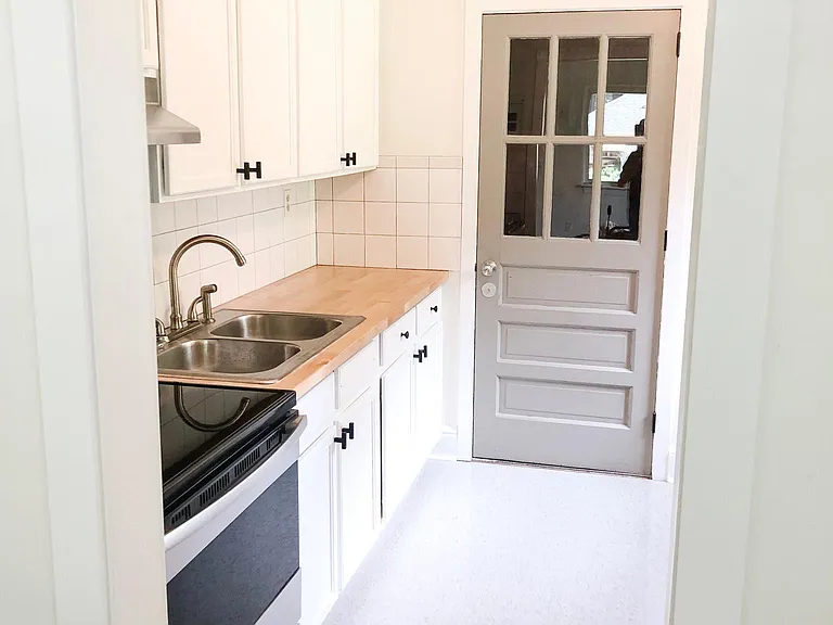 1326 Shamrock Dr — Photo 3