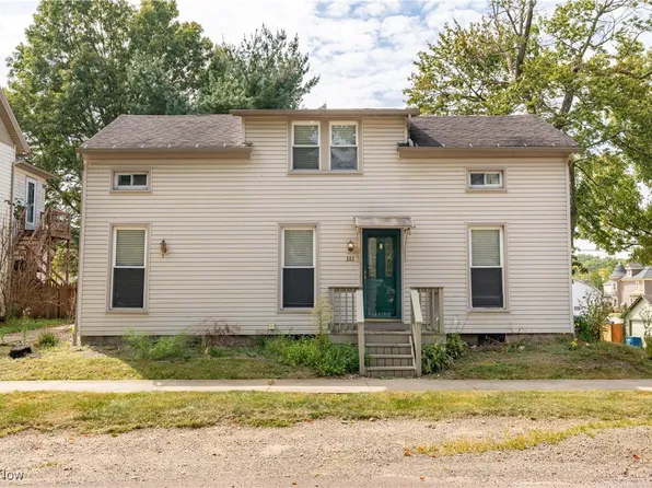 203 High St SE, Canal Fulton, OH 44614
