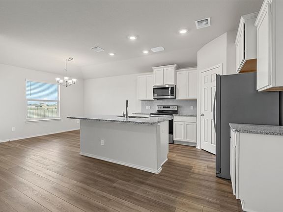5th image of 3017 Risinger Rd