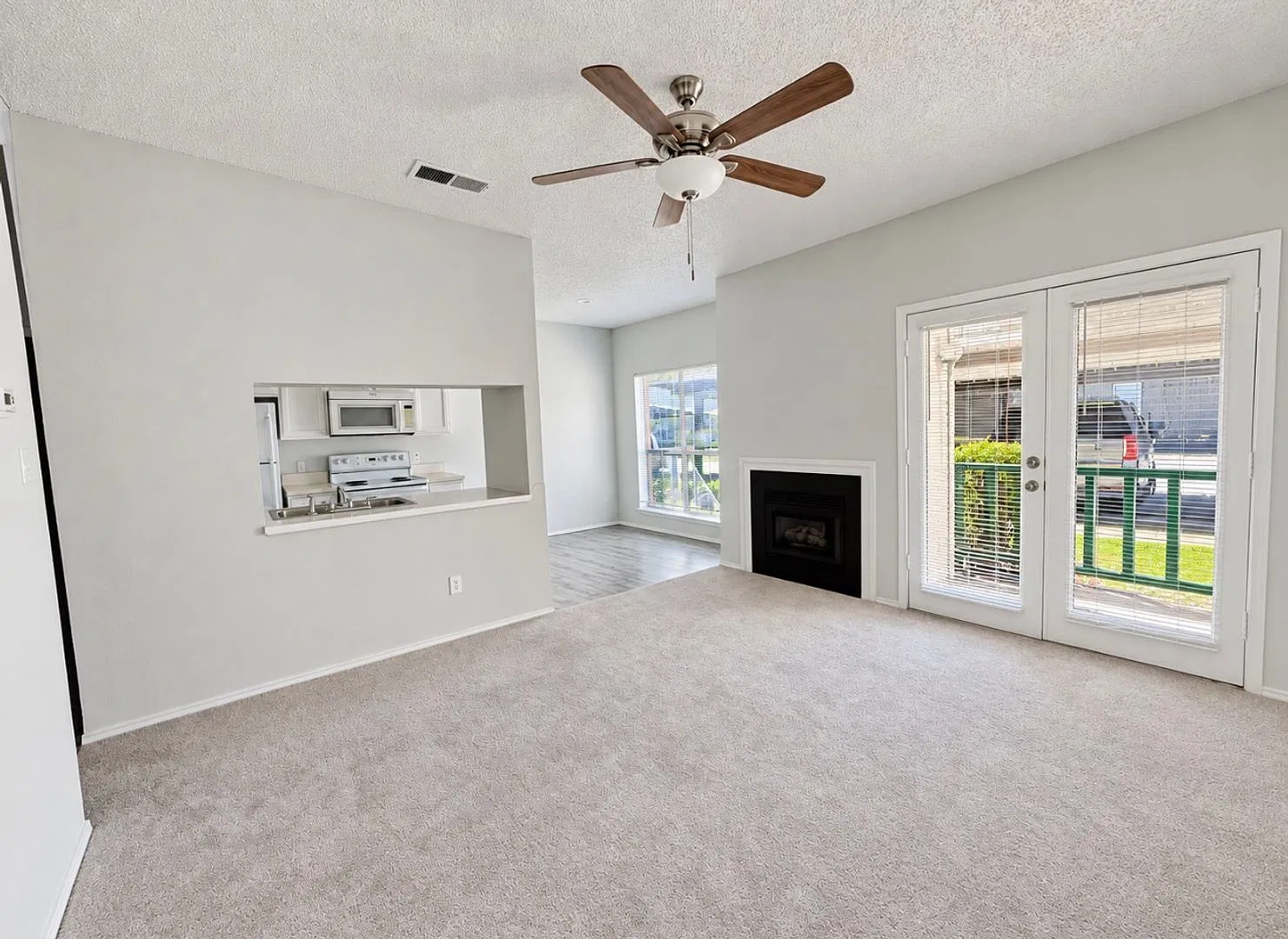 Near North Park Mall and Greenville Ave -1bd Condo! — Photo 3