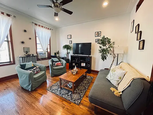 Rented by Elite NY Holdings | media 1