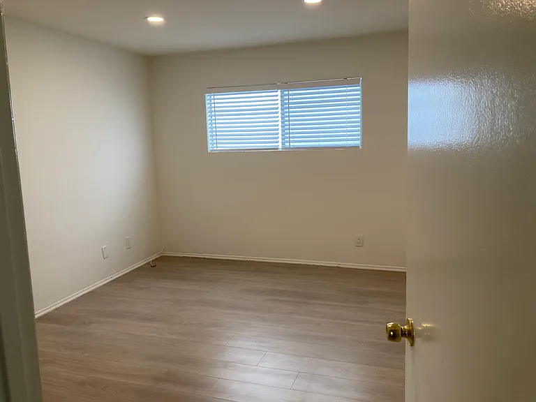 119 Driftwood St #13 — Photo 10