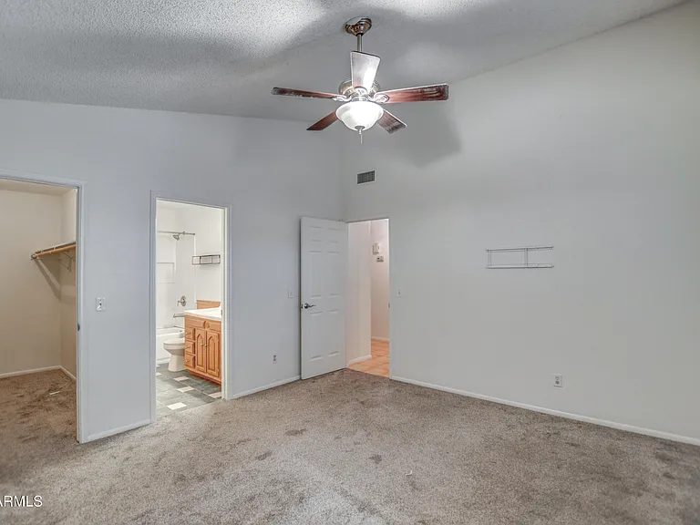 815 E Calle Del Norte — Photo 19