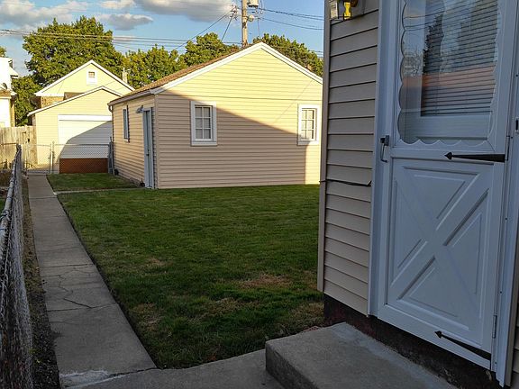 2nd image of 4525 N Mulligan Ave