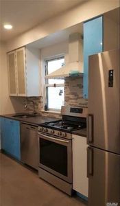 111-25 39th Ave, Corona, NY, 11368