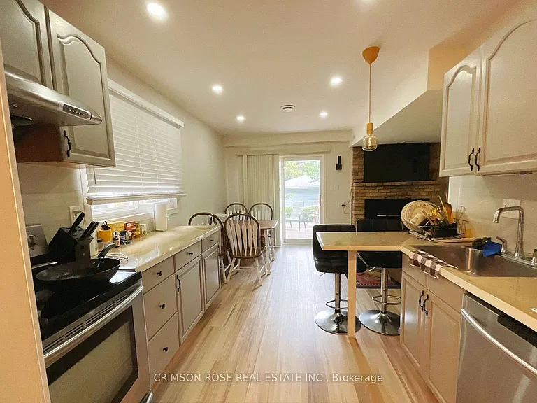 30 Orsett St #MAIN FL — Photo 5