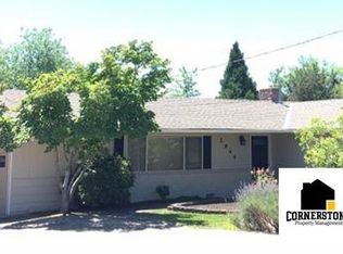 2944 Lone Pine Rd, Medford, OR 97504