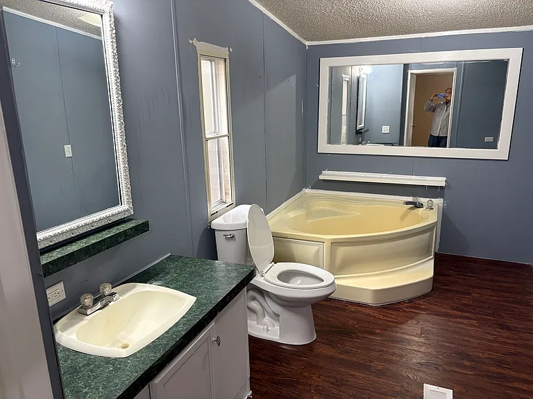 329 Hollybrook Ln — Photo 17