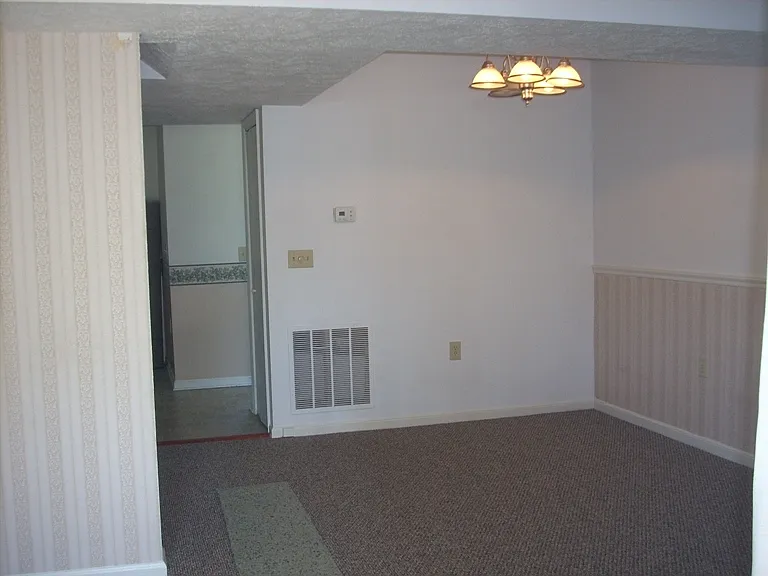 128 Lucas Dr — Photo 3