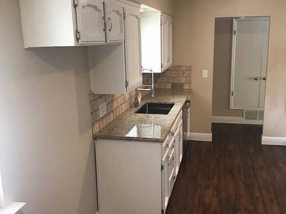 4th image of 2536 N Sierra Vista Ave