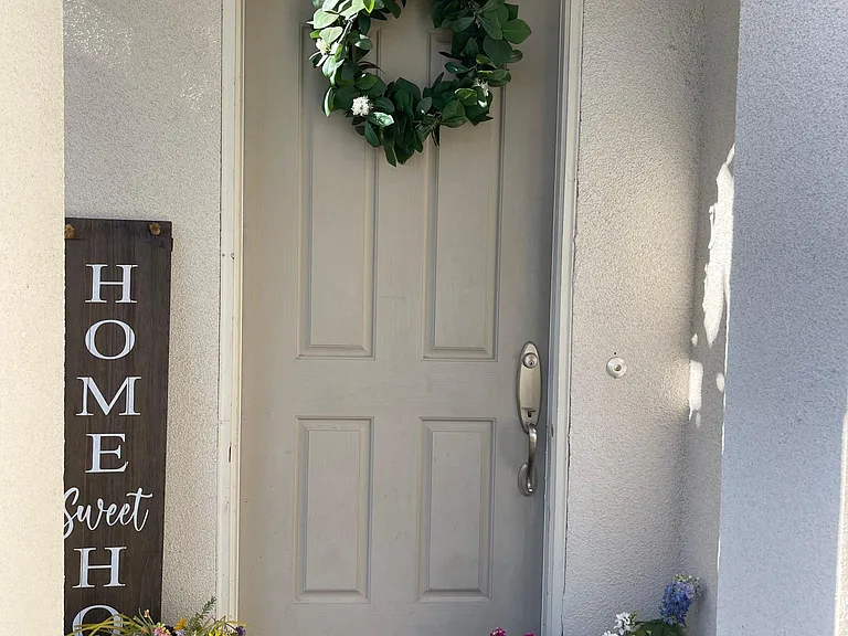 W Serena Ave — Photo 2