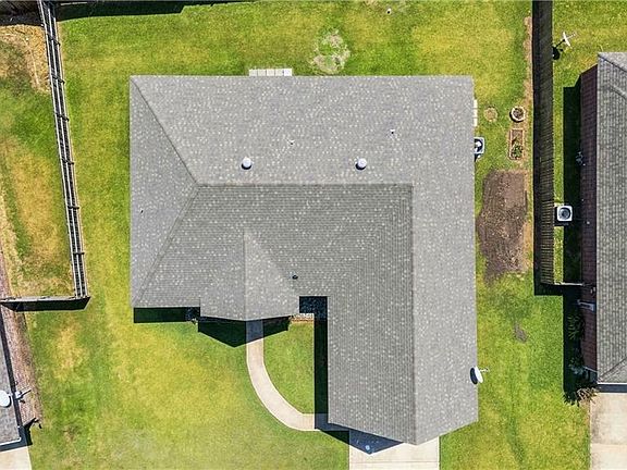 3rd image of 5221 Bluebird Ln