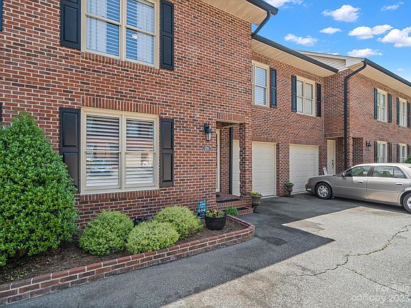 2nd image of 116 Commonwealth Dr
